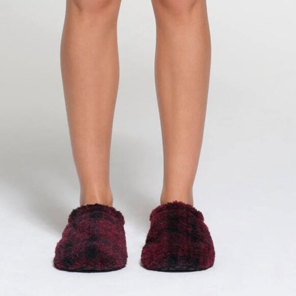 SKIMS Fleece Sleep Unisex Slippers Sz EU39/US8 - Picture 1 of 11